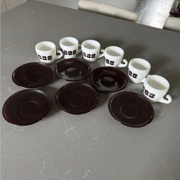 Vintage White and Brown Coffee Cup Set - Picture 8 of 9